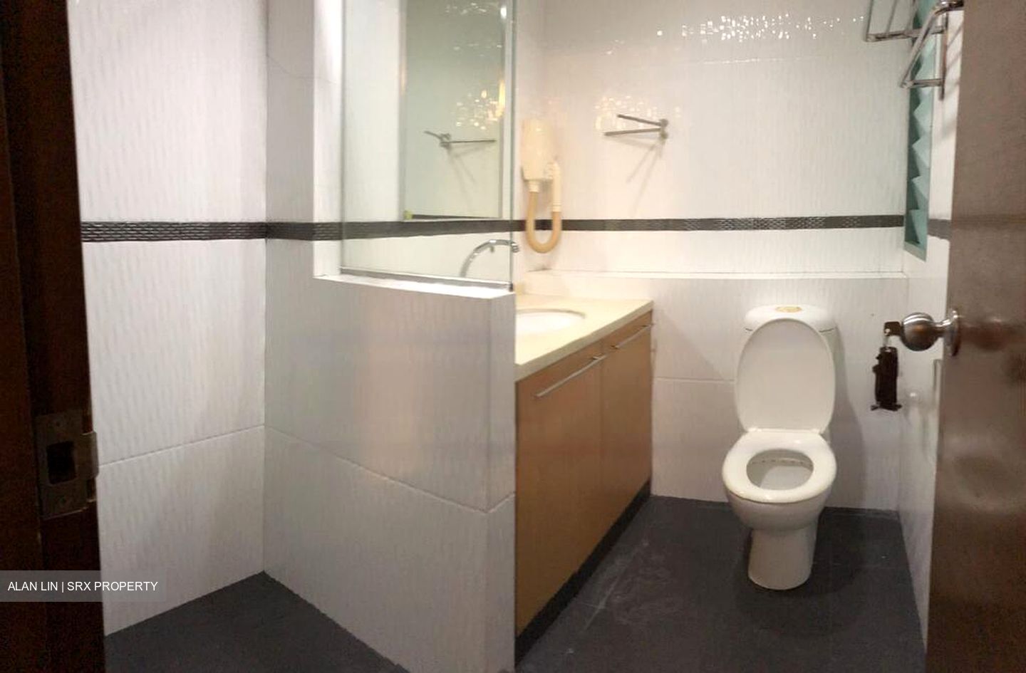 Gold Coast Condo (D5), Condominium #619537791